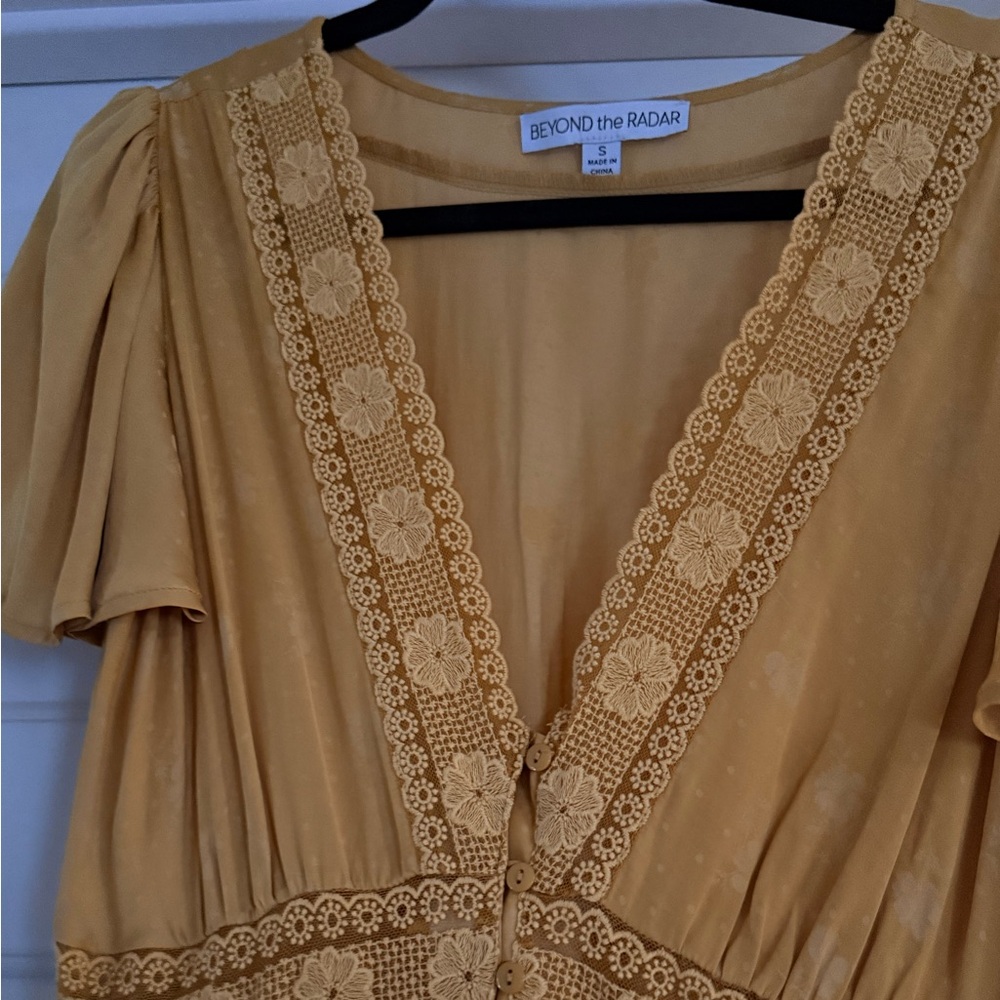 Yellow Button-Front Midi Dress with Lace Trim - Picture 6 of 6